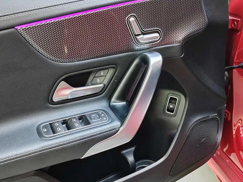 Mercedes-Benz A-Class 2020 — фото 10