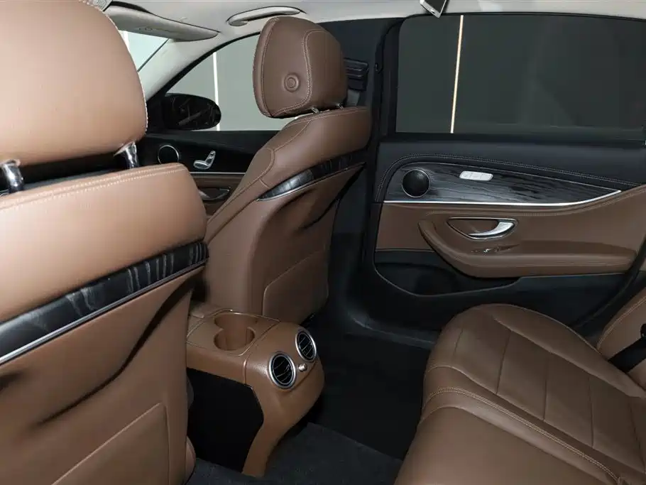 Mercedes-Benz E-Class 2020 — фото 21