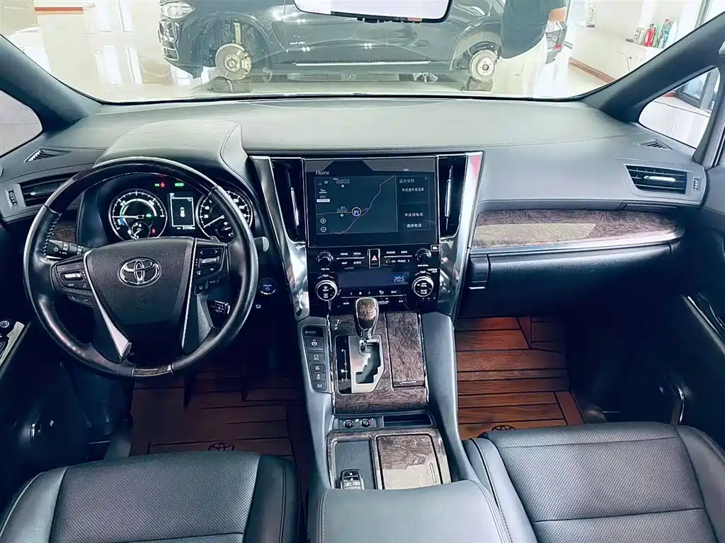 Toyota Vellfire 2022 — фото 8