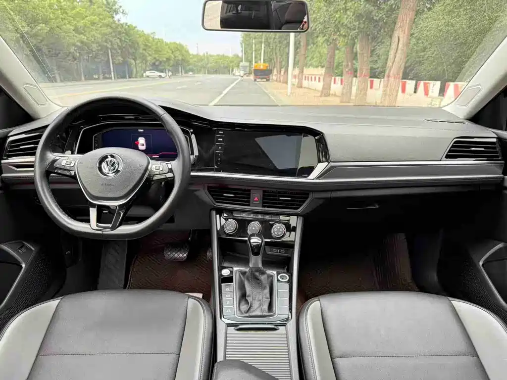 Volkswagen Sagitar 2022