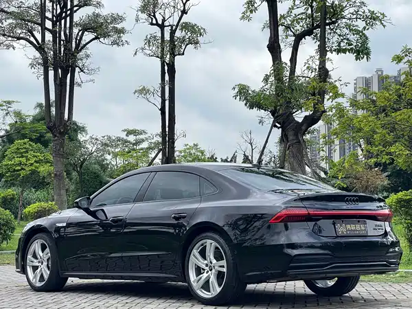 Audi A7L 2022