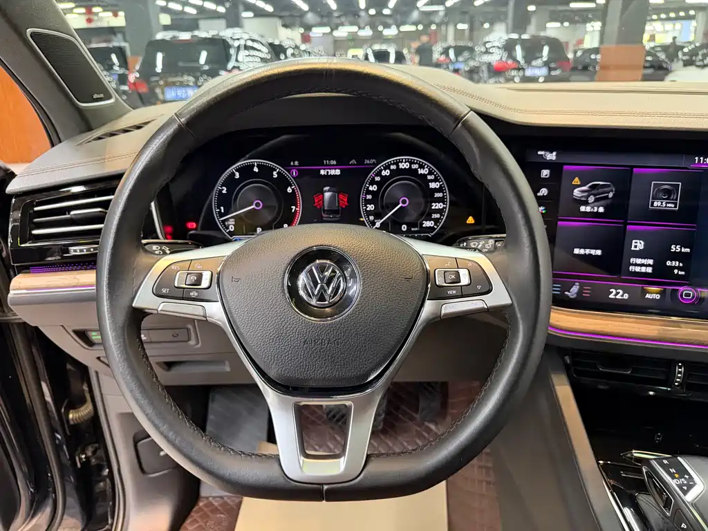 Volkswagen Touareg 2019 — фото 18