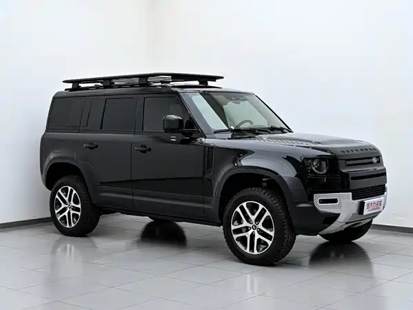 Land Rover Defender 2024