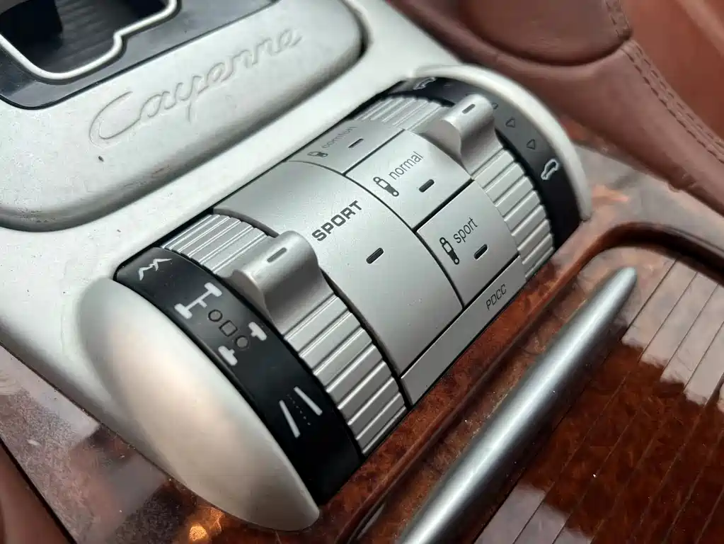 Porsche Cayenne 2010 — фото 19