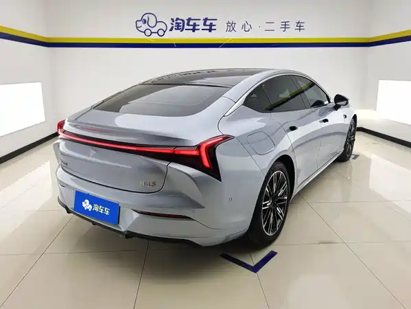 Neta S 2023
