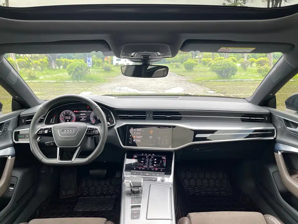 Audi A7L 2023 — фото 17