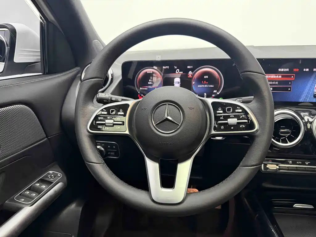 Mercedes-Benz GLA 2023 — фото 10