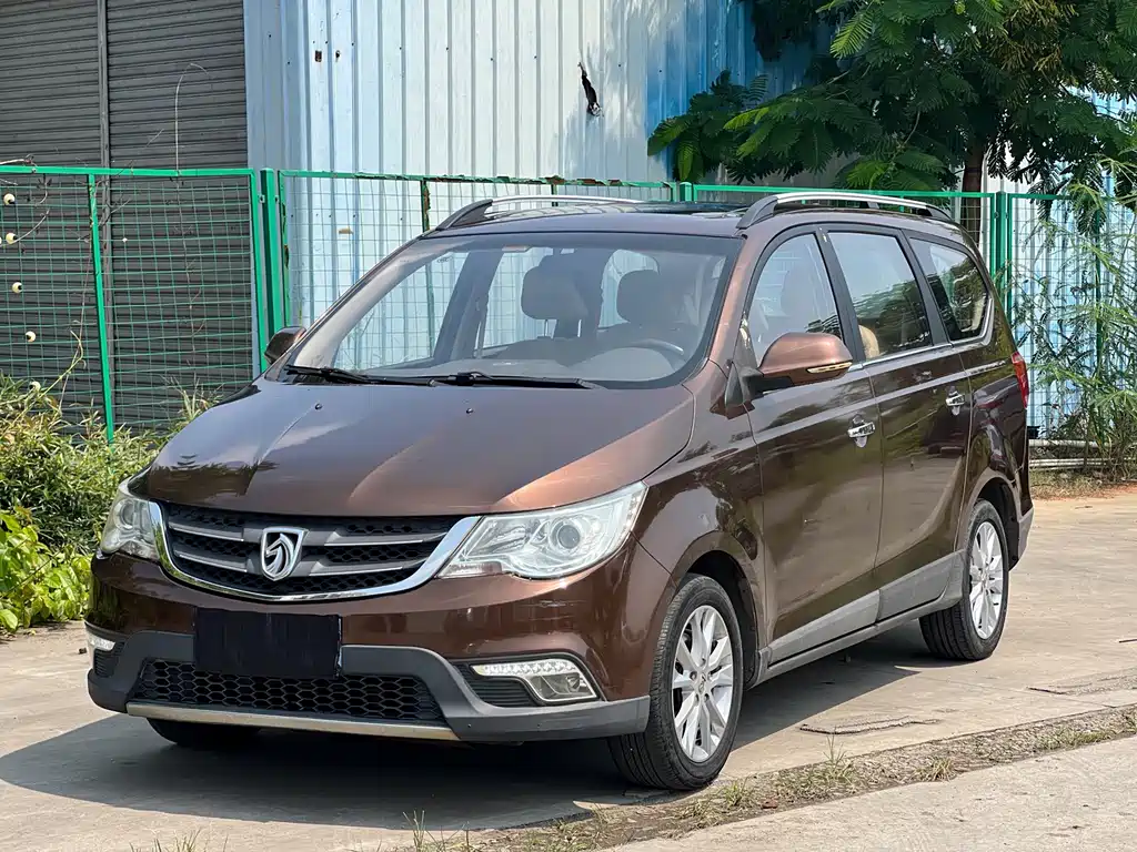 Baojun 730 2015
