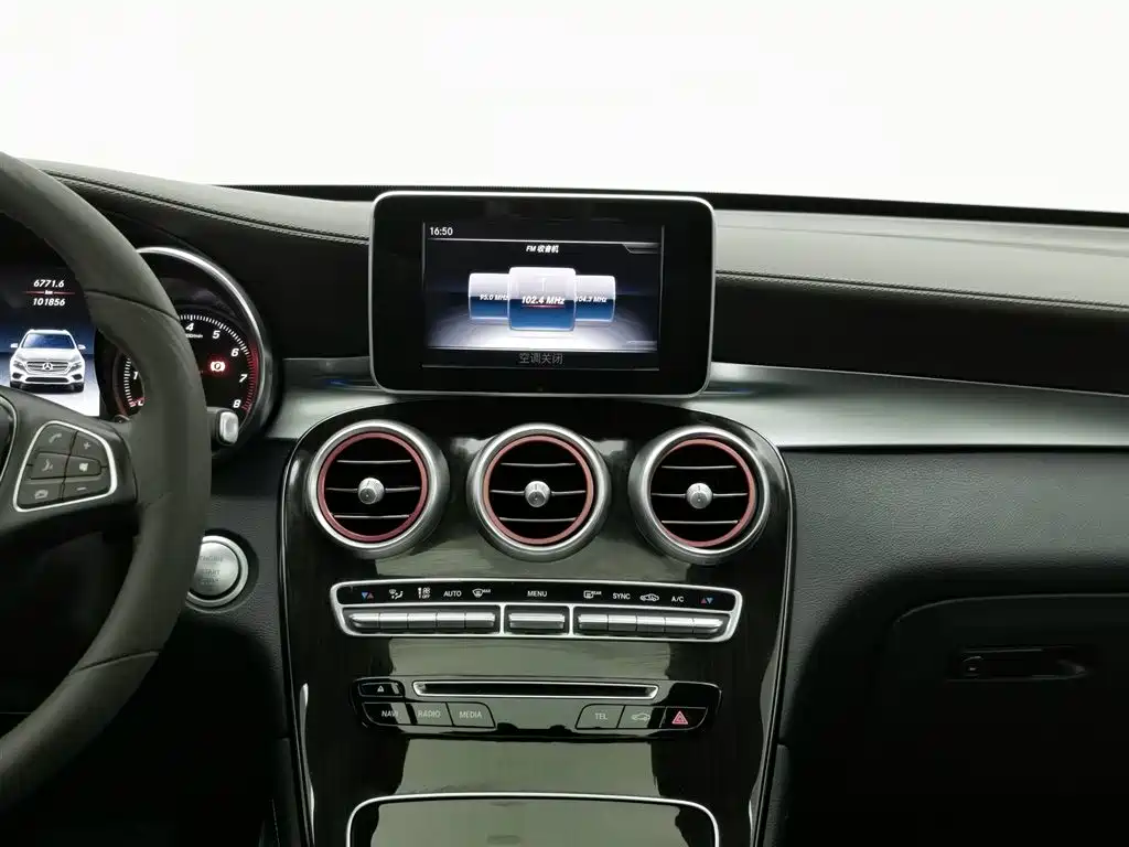 Mercedes-Benz GLC 2018 — фото 12