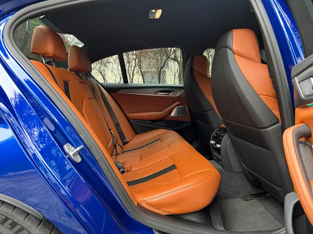 BMW M5 2021 — фото 11