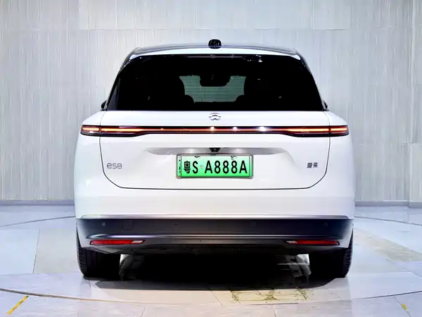 NIO ES8 2024
