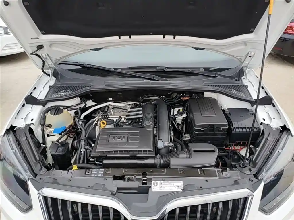 Skoda Yeti 2017 — фото 20