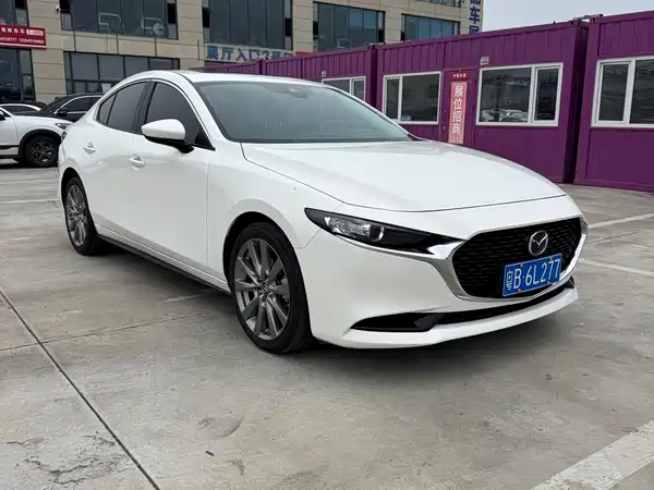 Mazda 3 Axela 2023
