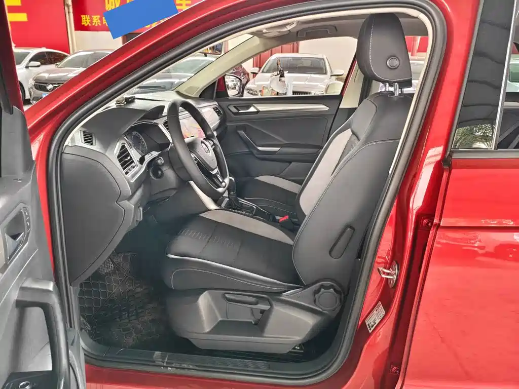 Volkswagen T-Roc 2019