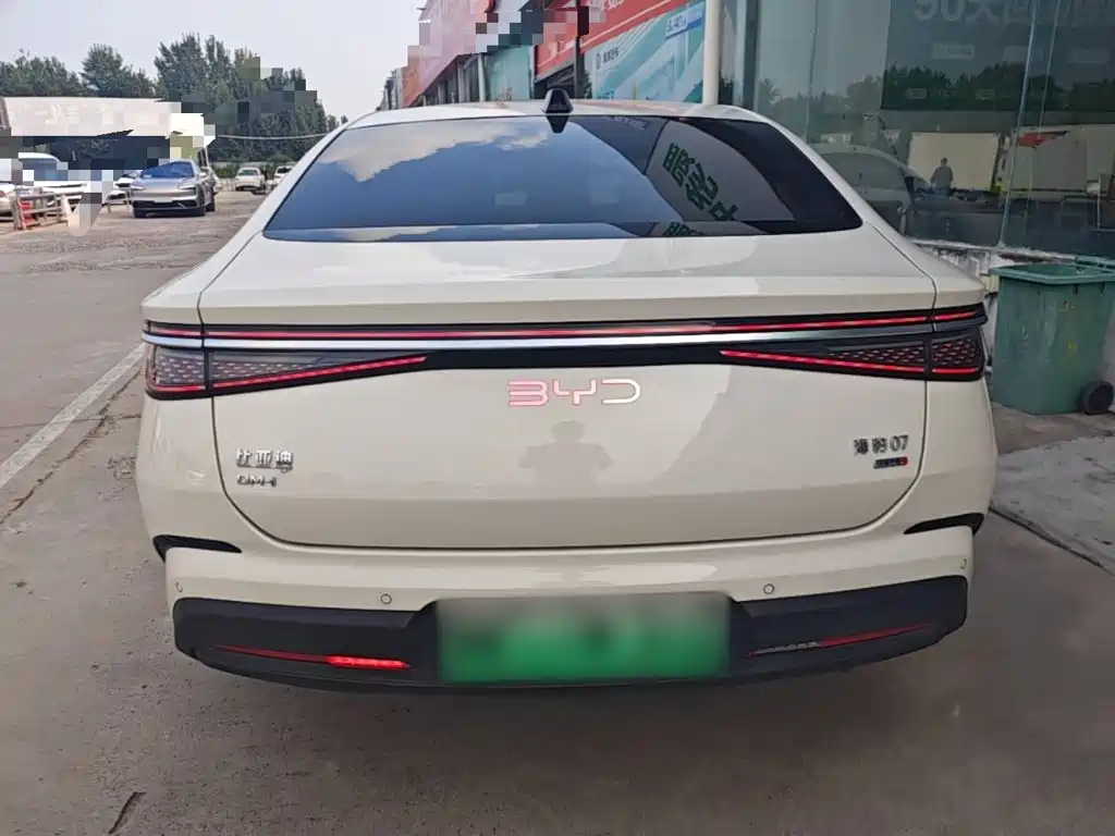 BYD Seal 07 DM-i 2025 — фото 6