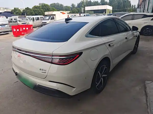 BYD Seal 07 DM-i 2025