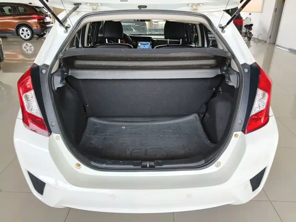 Honda Fit 2016 — фото 19