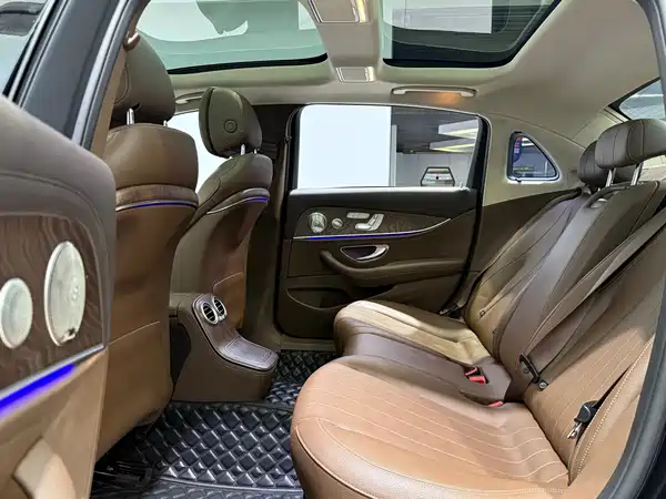 Mercedes-Benz E-Class 2022