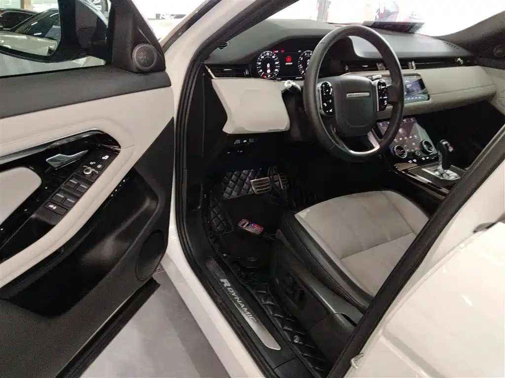 Land Rover Evoque 2021 — фото 13