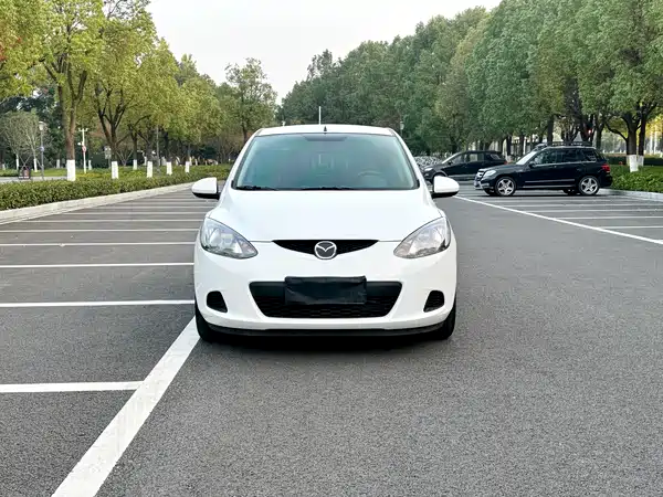 Mazda 2 2011