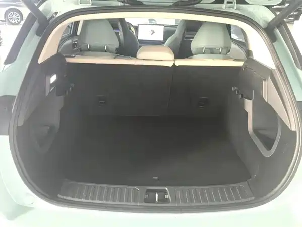 Lynk & Co 06 EM-P 2024