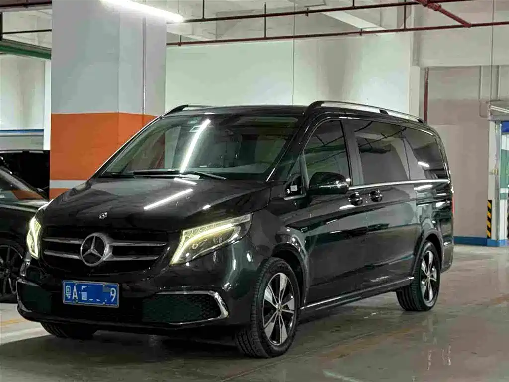 Mercedes-Benz V-Class 2021 — фото 1