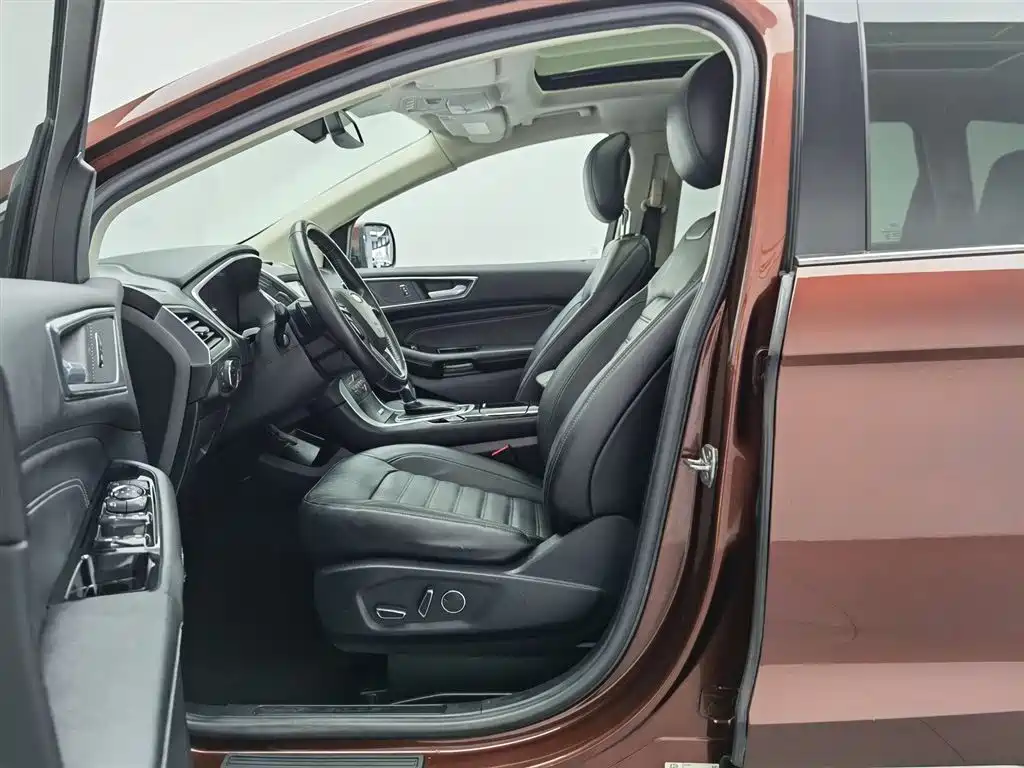 Ford Edge 2017 — фото 10