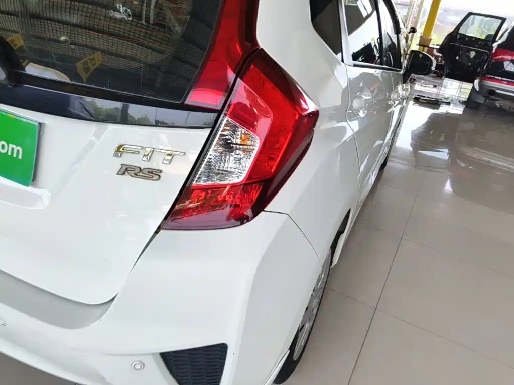 Honda Fit 2016 — фото 8