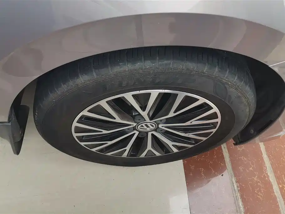 Volkswagen Sagitar 2019