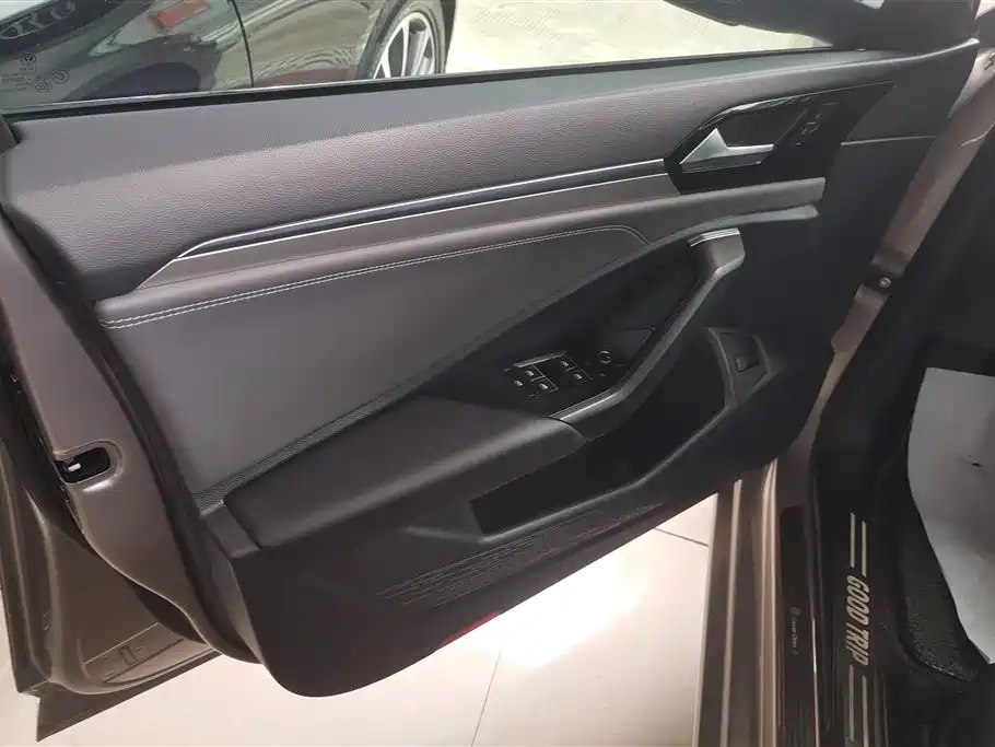 Volkswagen Sagitar 2019