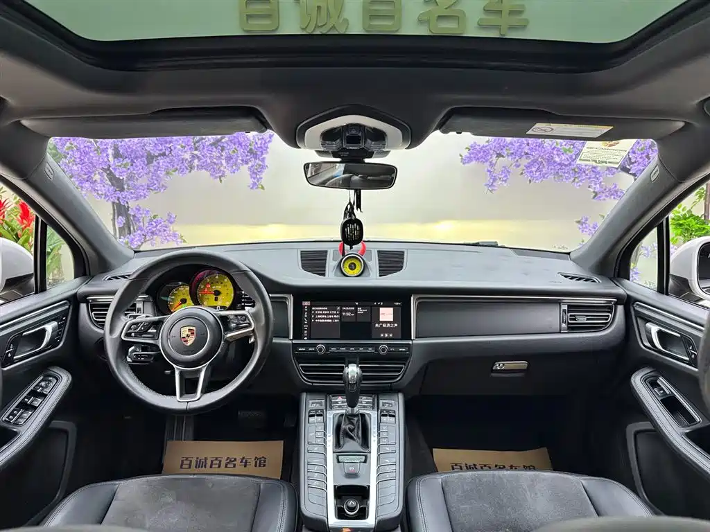 Porsche Macan 2019 — фото 13