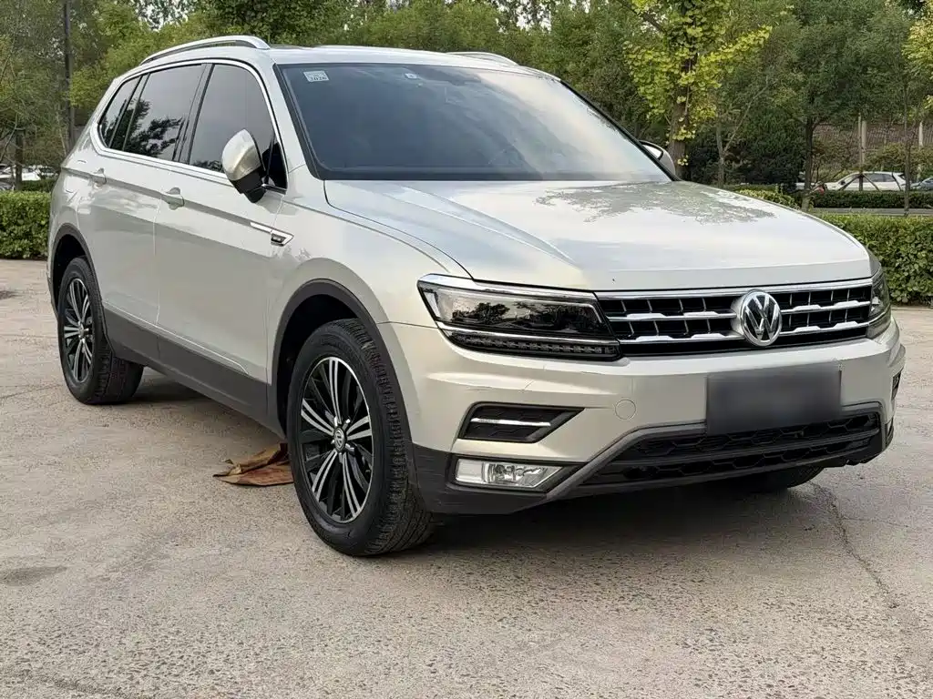 Volkswagen Tiguan L 2018 — фото 25