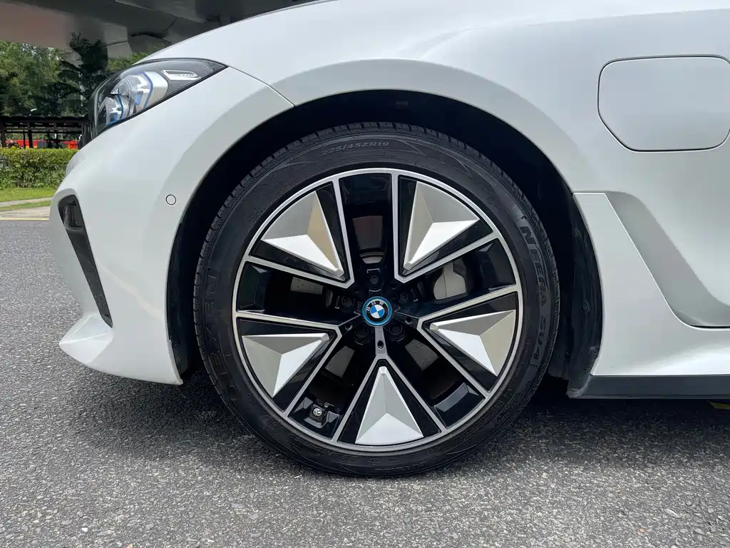 BMW i3 2023 — фото 10