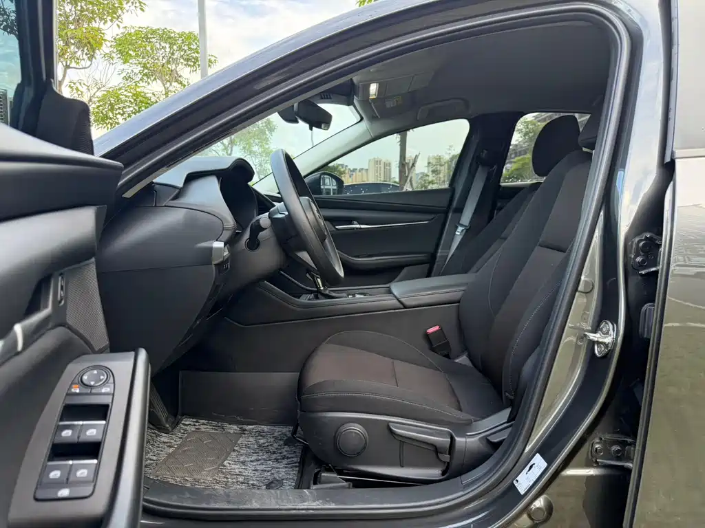 Mazda 3 Axela 2023