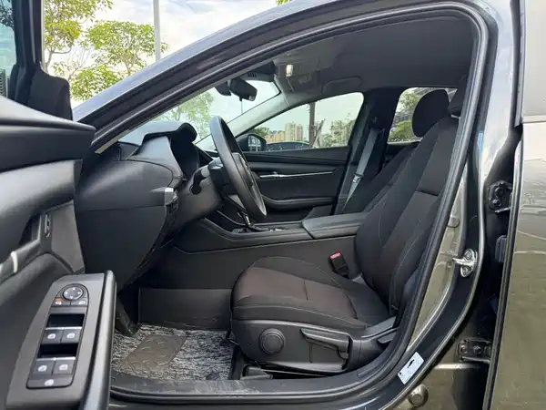 Mazda 3 Axela 2023