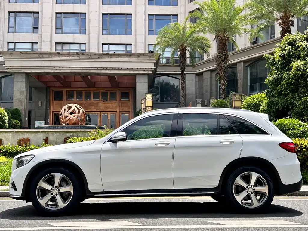 Mercedes-Benz GLC 2018 — фото 18