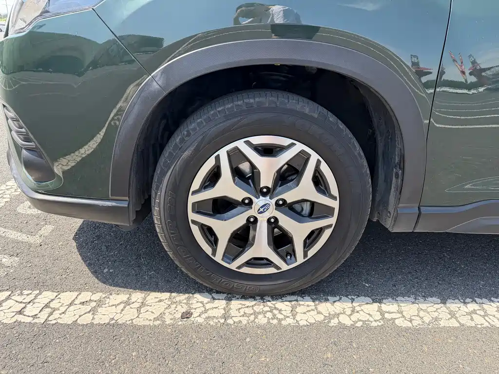 Subaru Forester 2022 — фото 12
