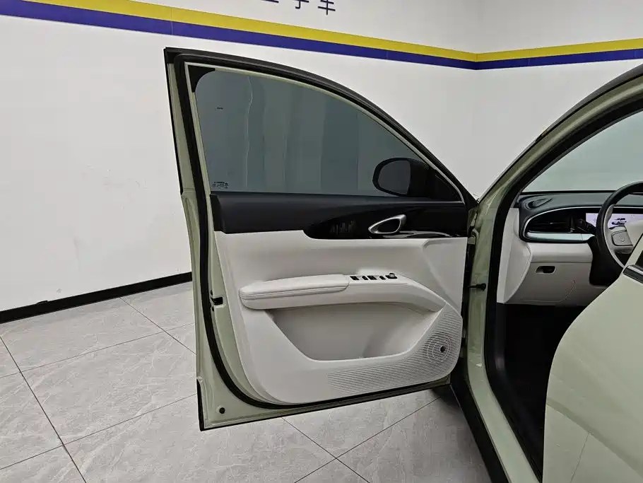 Geely Galaxy Starwish 2025 — фото 7