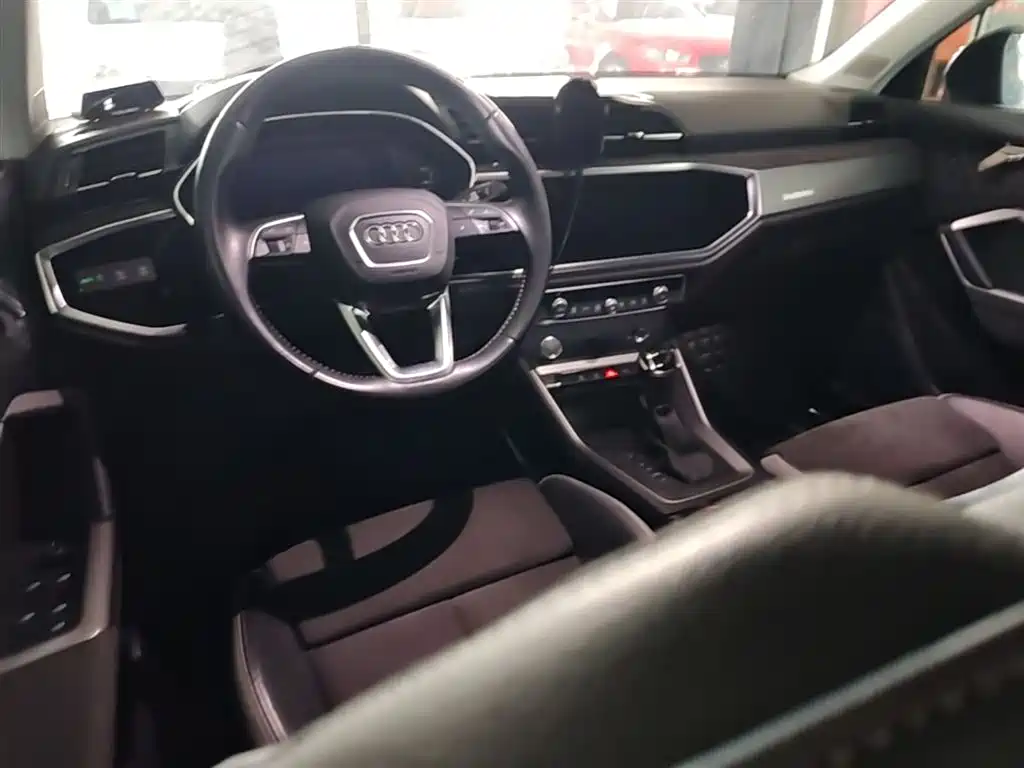 Audi Q3 2020 — фото 10