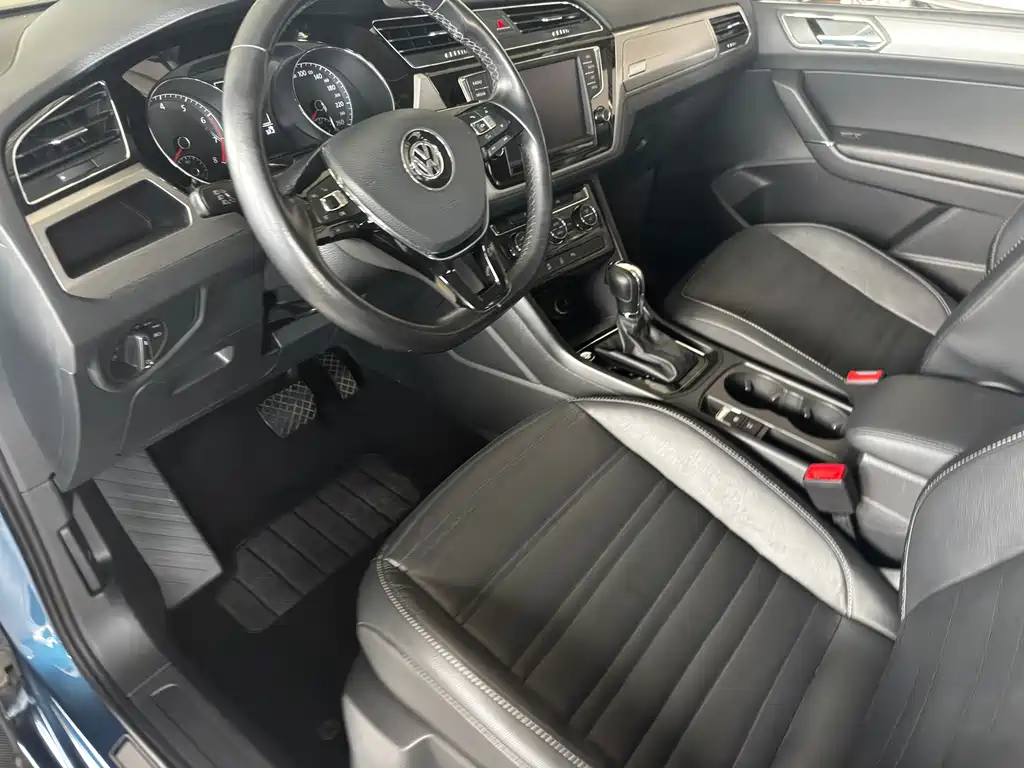 Volkswagen Touran 2020 — фото 15