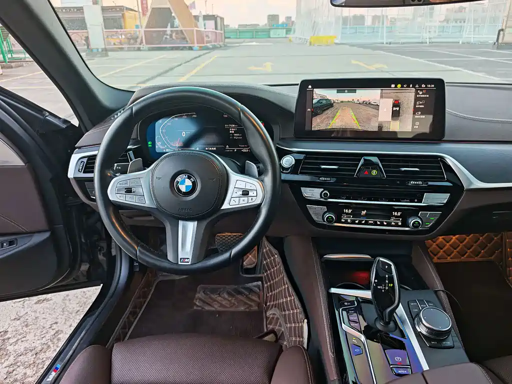 BMW 5 Series 2024 — фото 13