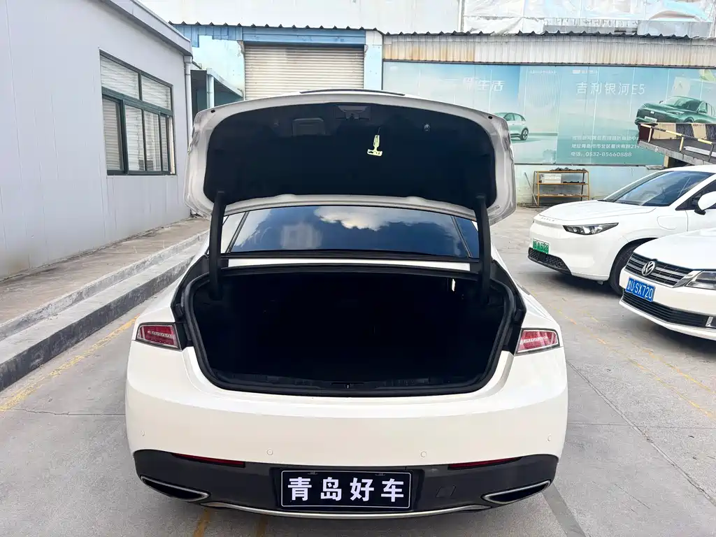 Lincoln MKZ 2018 — фото 7