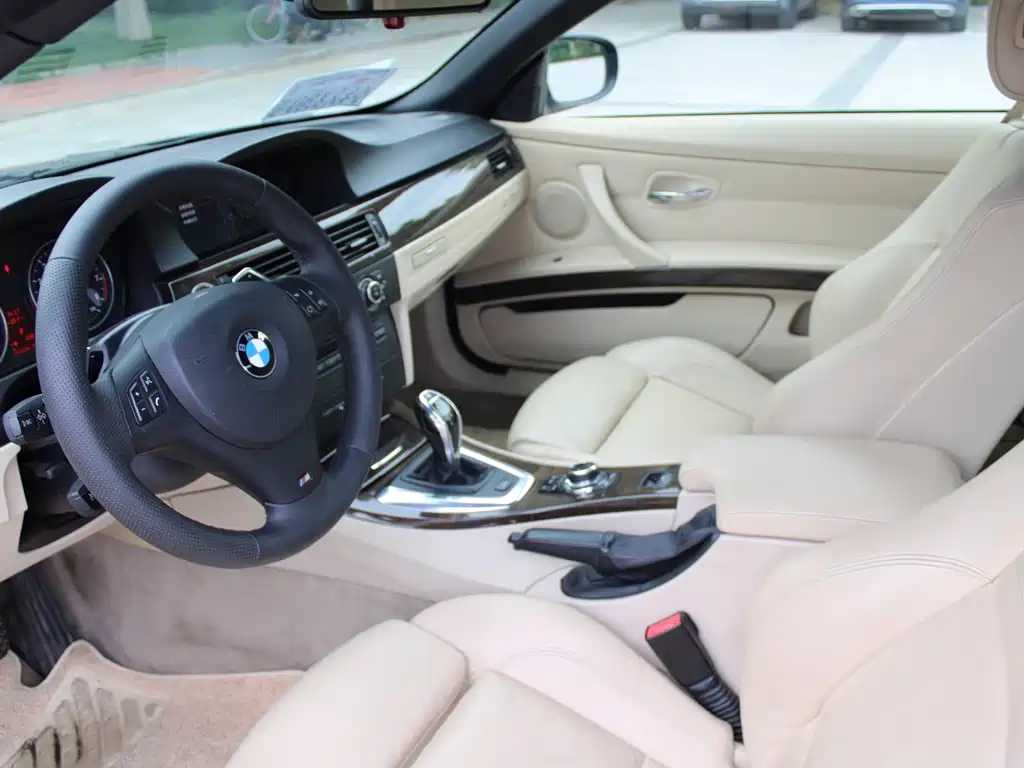 BMW 3 Series 2010 — фото 14