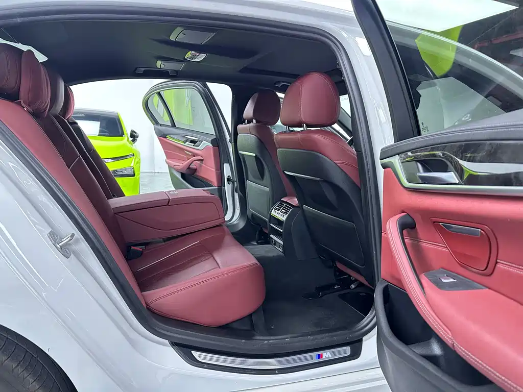 BMW 5 Series 2021 — фото 14