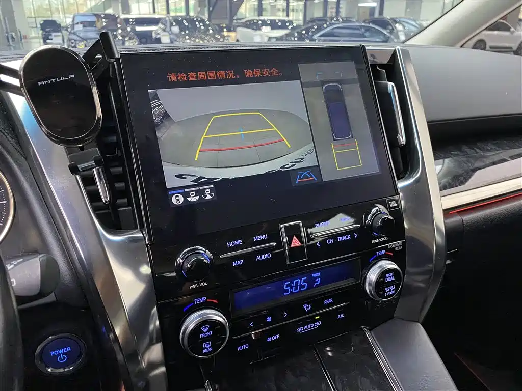 Toyota Vellfire 2020 — фото 9