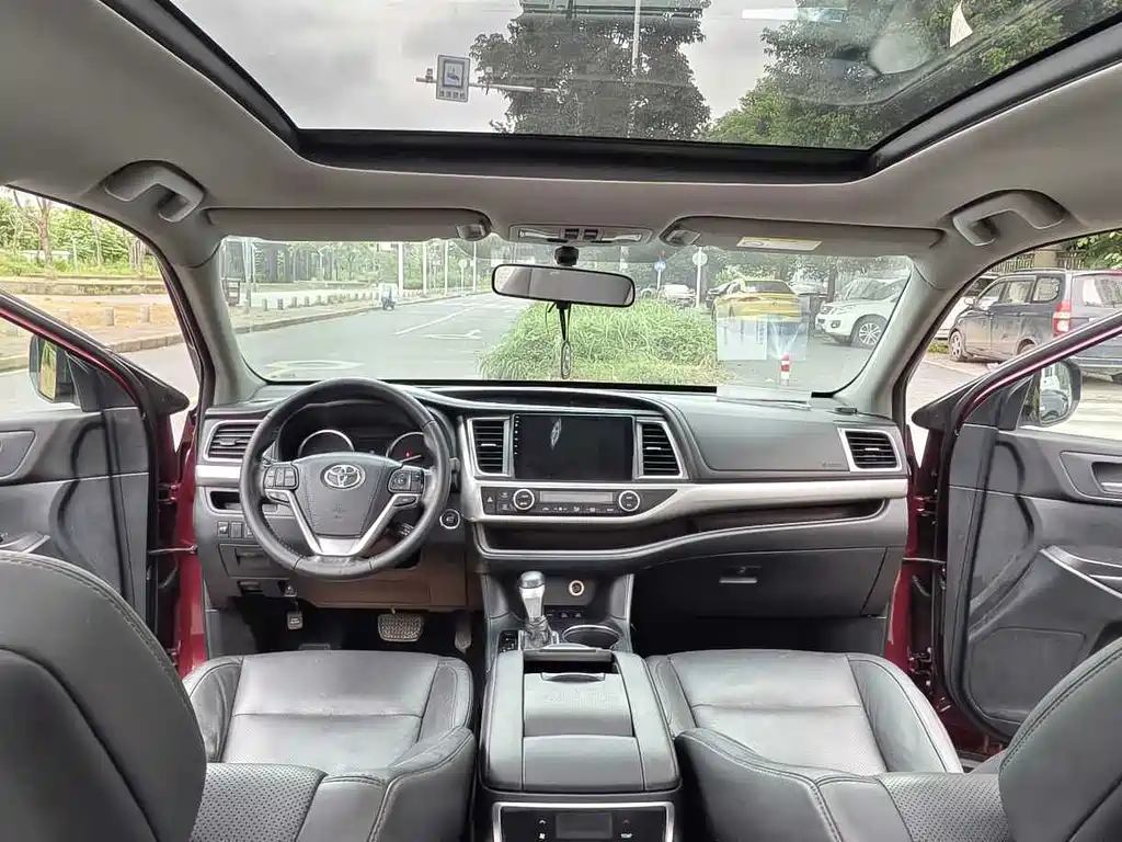 Toyota Highlander 2017 — фото 10