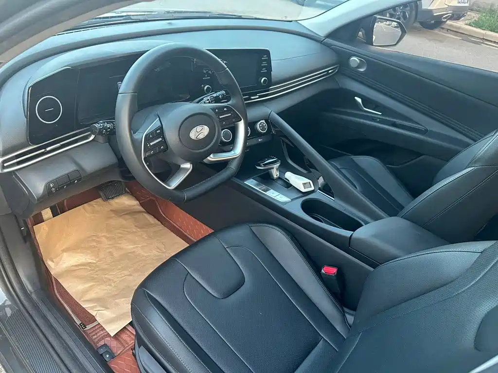 Hyundai Elantra 2023
