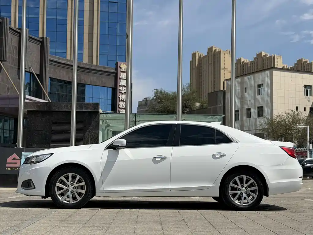 Chevrolet Malibu 2016 — фото 10
