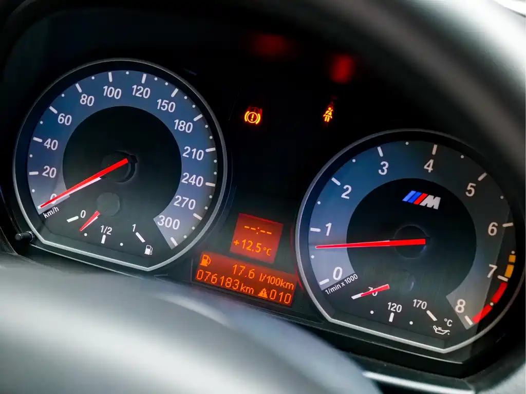 BMW 1 Series M 2012 — фото 14
