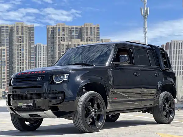 Land Rover Defender 2025